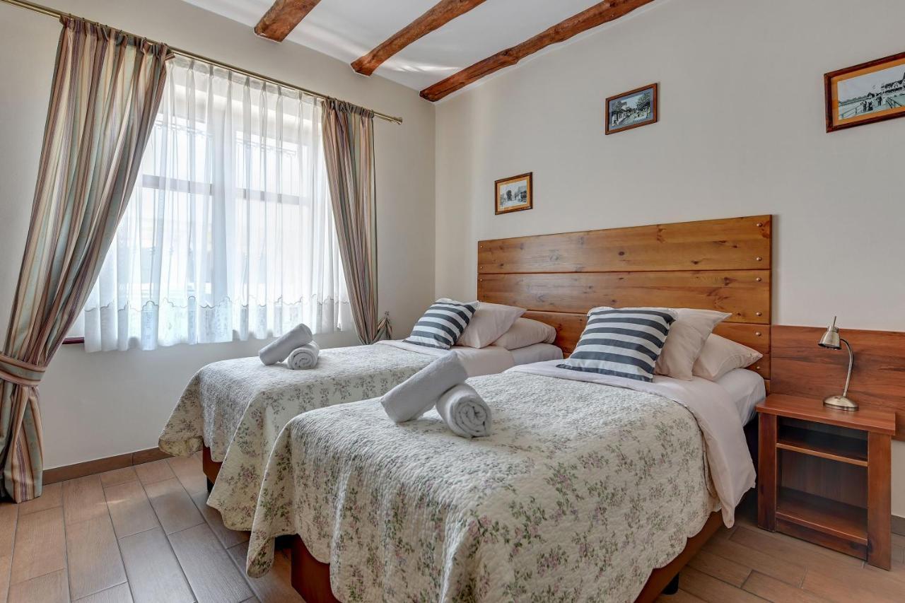 Villa & Restaurant Admiral Nelson Hel Dış mekan fotoğraf