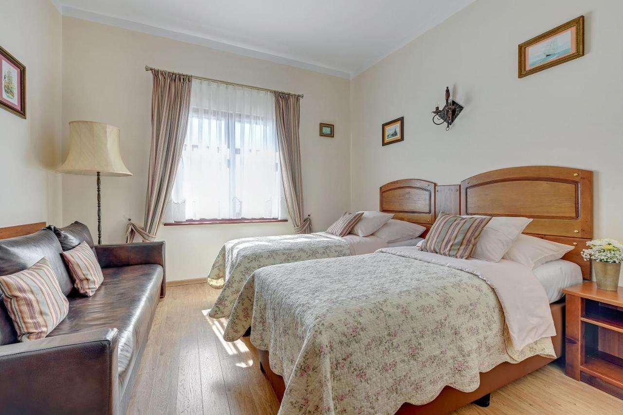 Villa & Restaurant Admiral Nelson Hel Dış mekan fotoğraf
