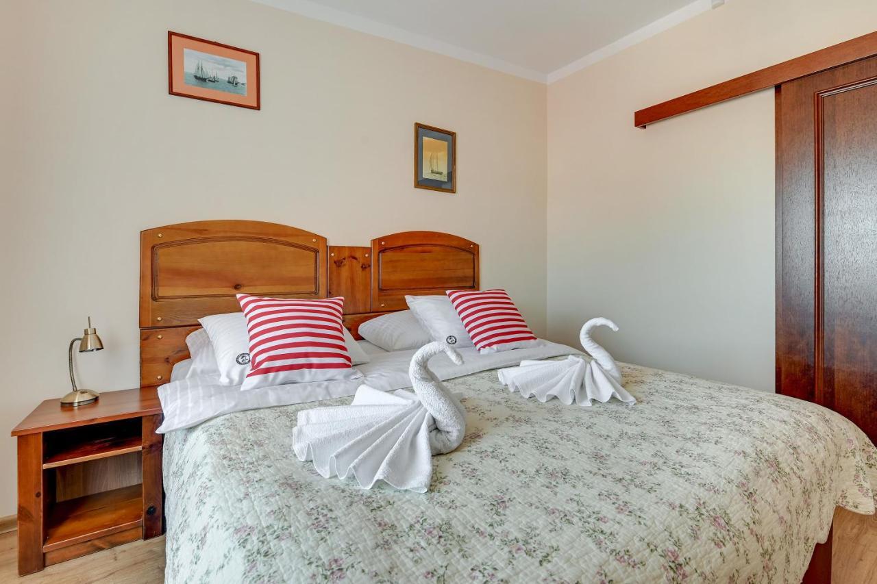 Villa & Restaurant Admiral Nelson Hel Dış mekan fotoğraf