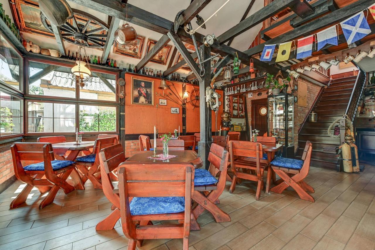 Villa & Restaurant Admiral Nelson Hel Dış mekan fotoğraf