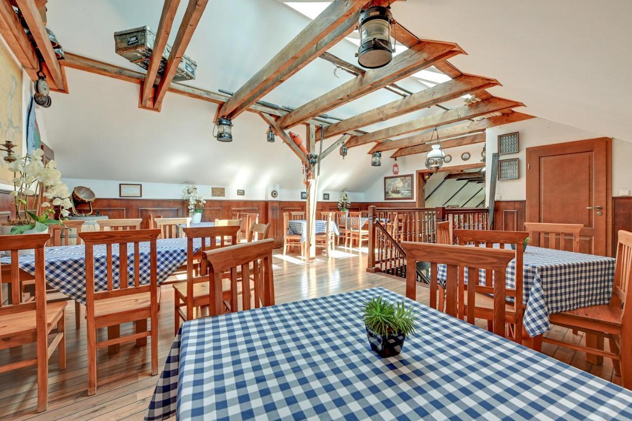 Villa & Restaurant Admiral Nelson Hel Dış mekan fotoğraf
