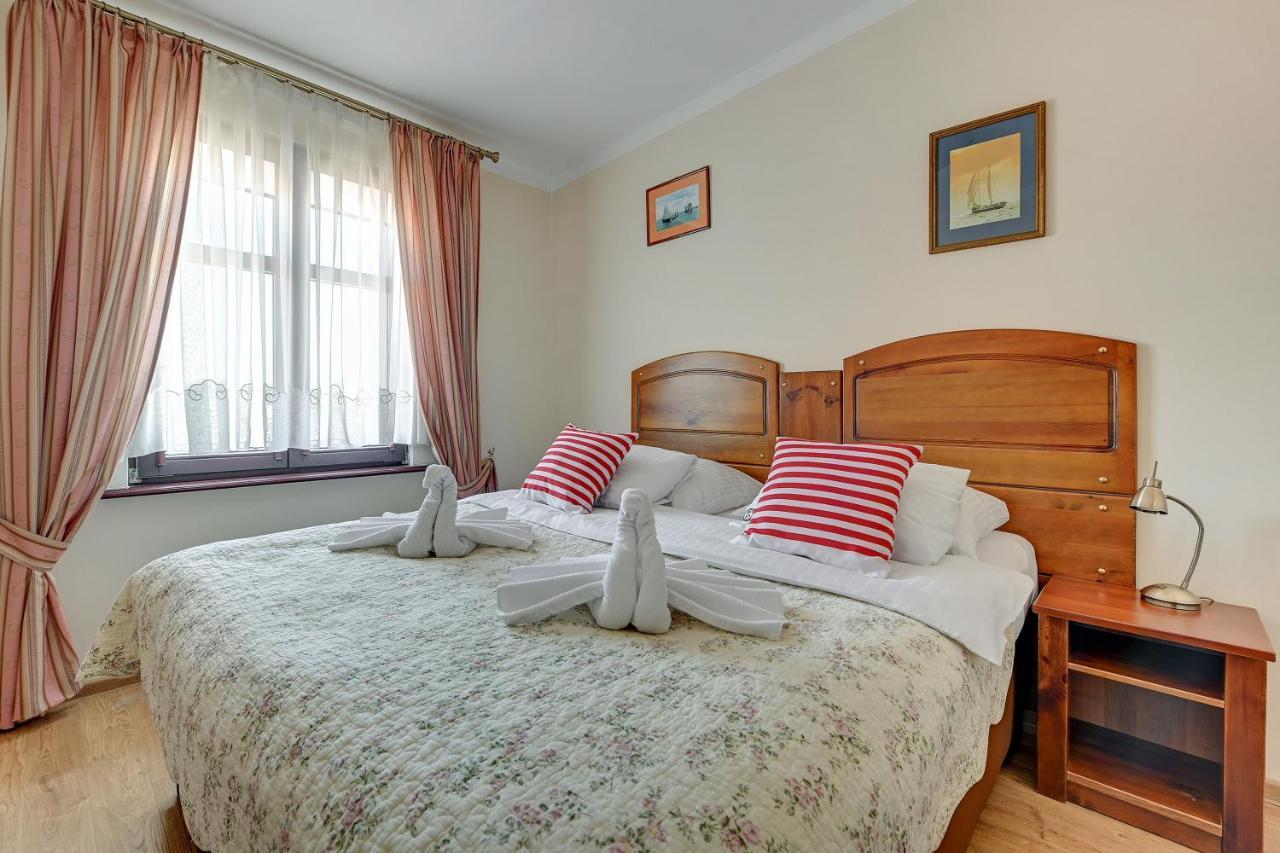 Villa & Restaurant Admiral Nelson Hel Dış mekan fotoğraf