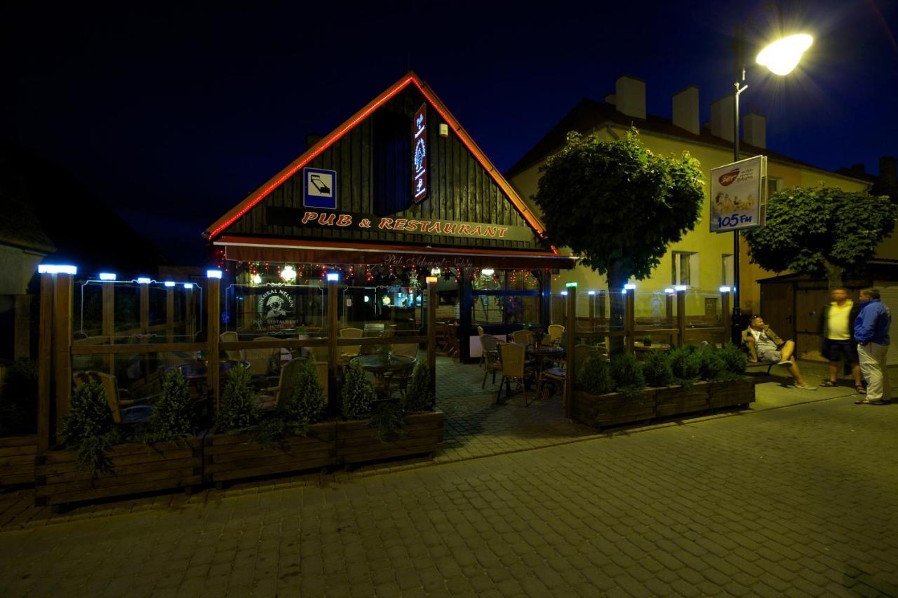 Villa & Restaurant Admiral Nelson Hel Dış mekan fotoğraf