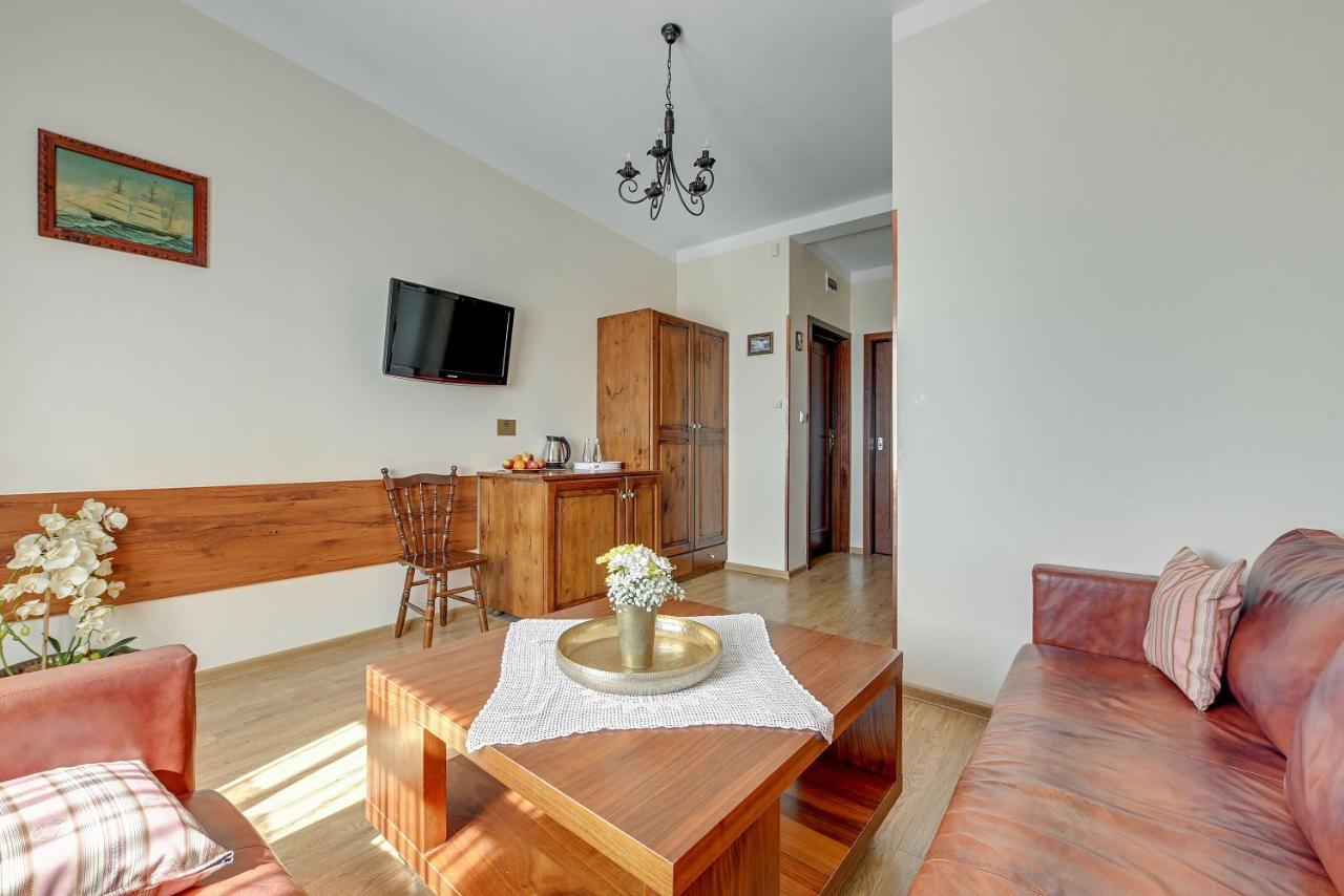 Villa & Restaurant Admiral Nelson Hel Dış mekan fotoğraf