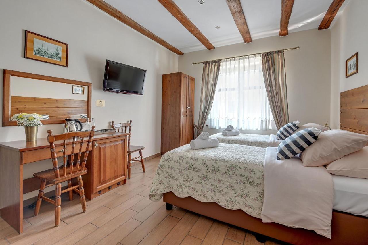 Villa & Restaurant Admiral Nelson Hel Dış mekan fotoğraf