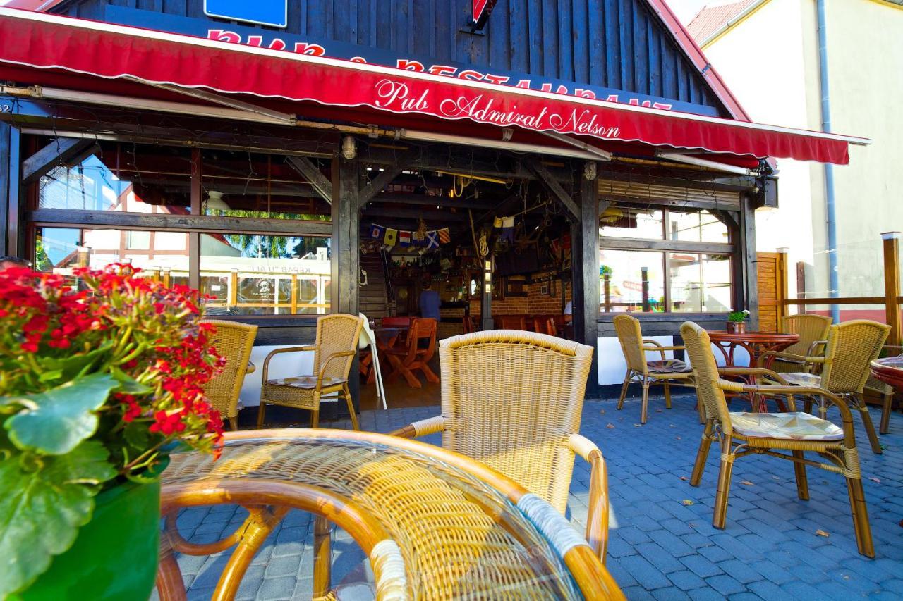 Villa & Restaurant Admiral Nelson Hel Dış mekan fotoğraf