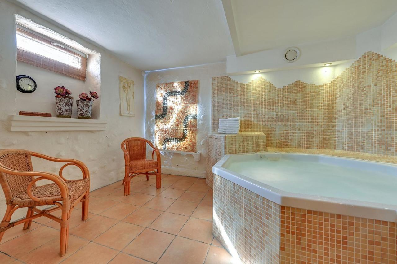 Villa & Restaurant Admiral Nelson Hel Dış mekan fotoğraf