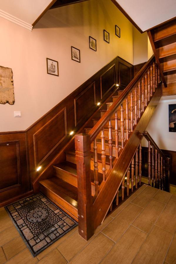 Villa & Restaurant Admiral Nelson Hel Dış mekan fotoğraf