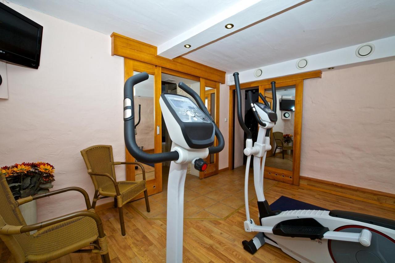 Villa & Restaurant Admiral Nelson Hel Dış mekan fotoğraf