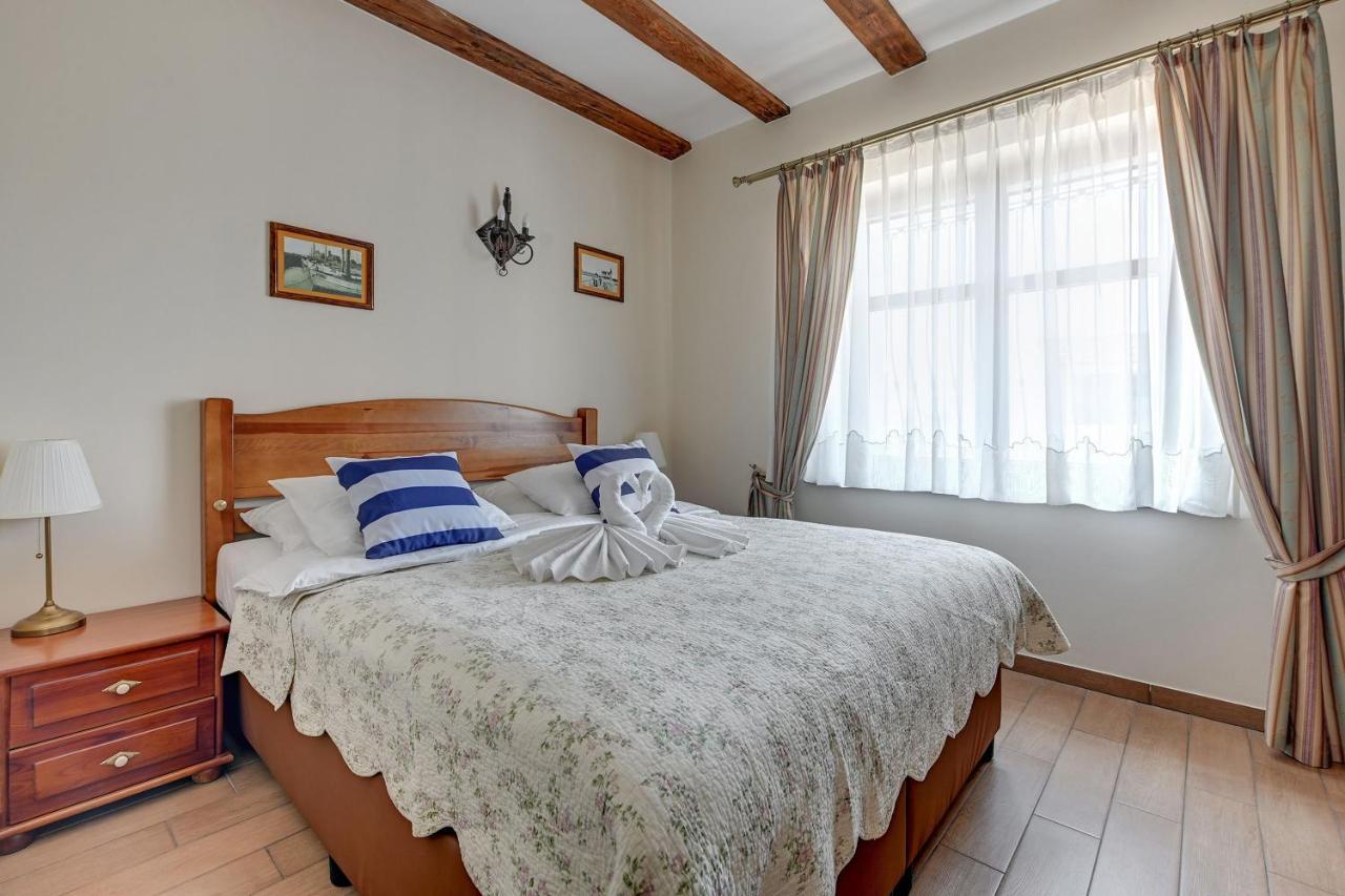 Villa & Restaurant Admiral Nelson Hel Dış mekan fotoğraf